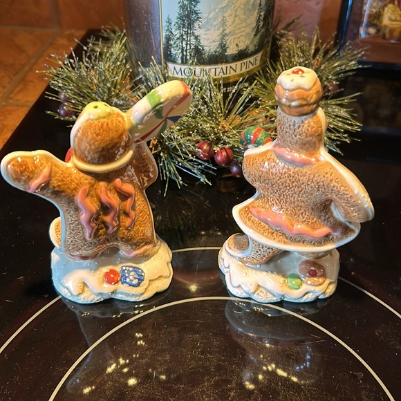 Fitz and Floyd Ginger Bread Salt & Pepper Shakers - Picture 4 of 8